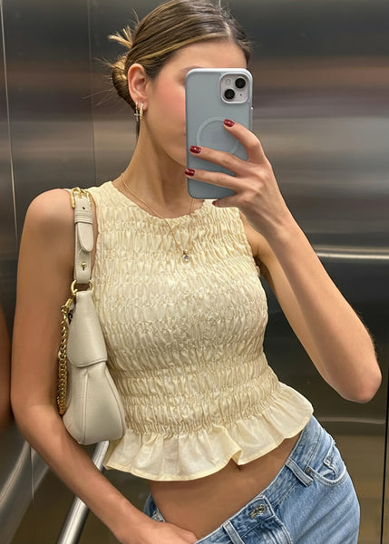 Blusa de tiras en nido de abeja - BANANO.AMARILLO